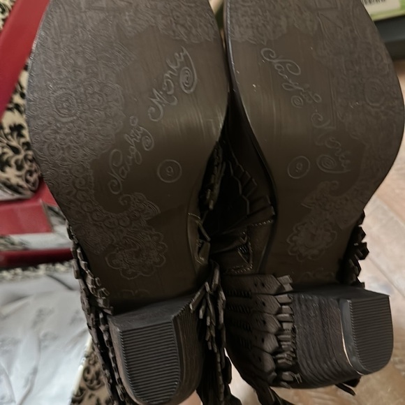 NEW Naughty Monkey Swing Low Taupe Boho Fringe Leather Block Heel Ankle Boot - Picture 16 of 16